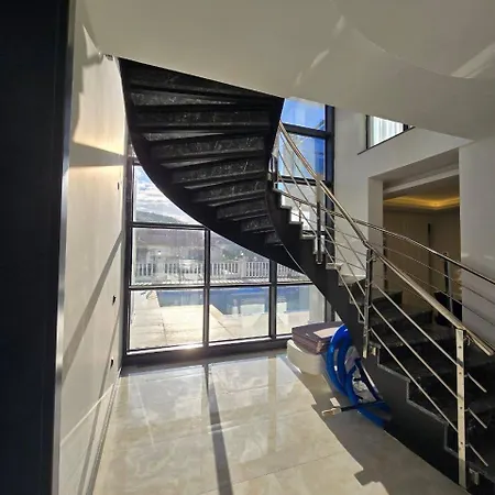 Villa Apartment *